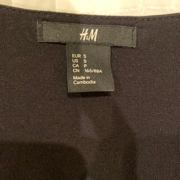 H&M BLACK SHIRT - Picture 4 of 4